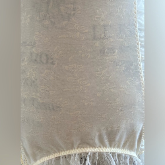 Victoria’s Secret intimates white cotton lace bodice with black details - Picture 6 of 12